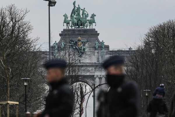 Το ISIS ισχυρίζεται ότι έβαλε βόμβες στο Σαρλ ντε Γκολ του Παρισιού
