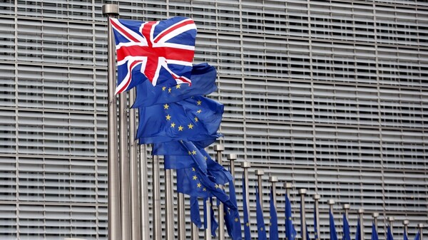 Ενδεχόμενο αναβολής ως τον Δεκέμβριο στις διαπραγματεύσεις για τις σχέσεις Βρετανίας- ΕΕ μετά το Brexit