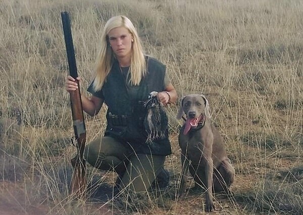 Γυναίκα κυνηγός αυτοκτόνησε επειδή δεχόταν απειλές για τη ζωή της από ακτιβιστές για τα δικαιώματα των ζώων