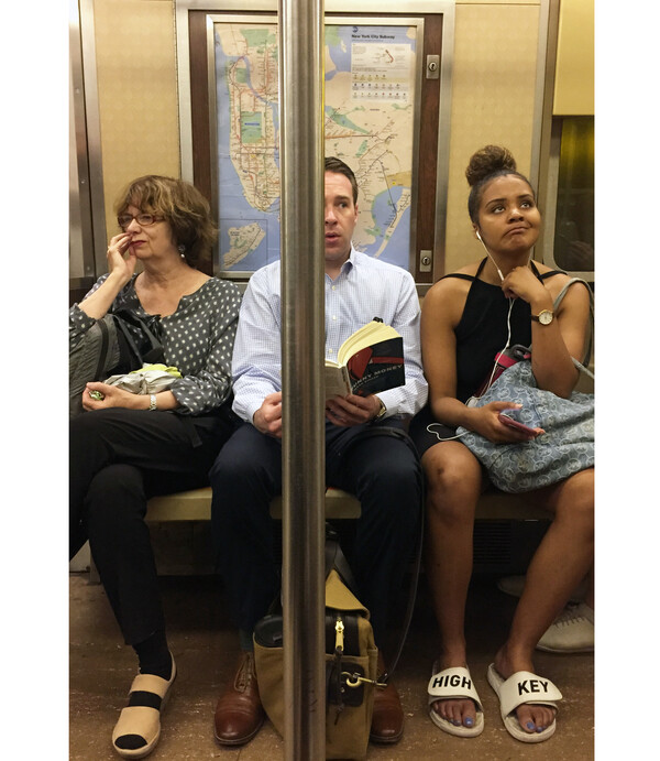 Στο μετρό. Στη Νέα Υόρκη. Κάθε μέρα.