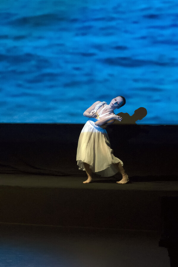 Μία Ελληνίδα χορεύτρια εξηγεί πώς o ιαπωνικός χορός butoh άλλαξε τη ζωή της
