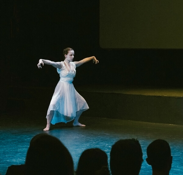 Μία Ελληνίδα χορεύτρια εξηγεί πώς o ιαπωνικός χορός butoh άλλαξε τη ζωή της