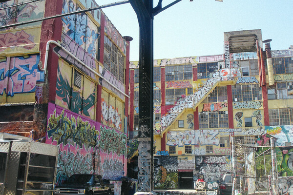 Δύο Έλληνες γκραφιτάδες θυμούνται το εμβληματικό 5Ρointz της Νέας Υόρκης