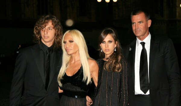 Η οικογένεια Versace επιτίθεται στο American Crime Story με μια σκληρή ανακοίνωση