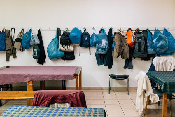 Γιατί αυξάνονται με δραματικούς ρυθμούς οι άστεγοι στην Αθήνα;