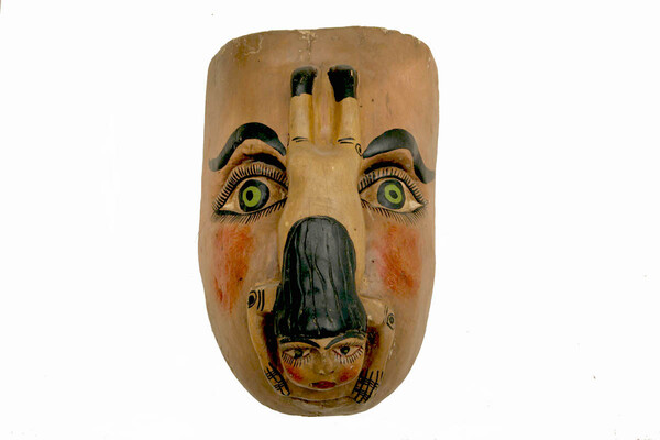 Ο Έλληνας που έχει μια από τις σημαντικότερες συλλογές με μάσκες στον κόσμο