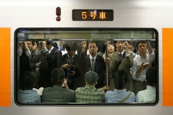 Αδιανόητο για την Ιαπωνία, αλλά ένα τρένο έφυγε 25 δευτερόλεπτα νωρίτερα και αυτό ήταν σοβαρό θέμα