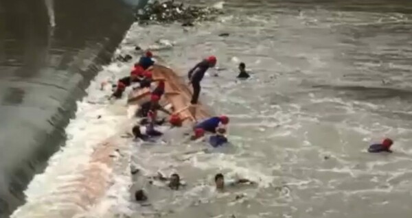 Τραγωδία στην Κίνα: Νεκροί δεκαεπτά κωπηλάτες στη διάρκεια προπόνησης- Αναποδογύρισαν οι βάρκες τους