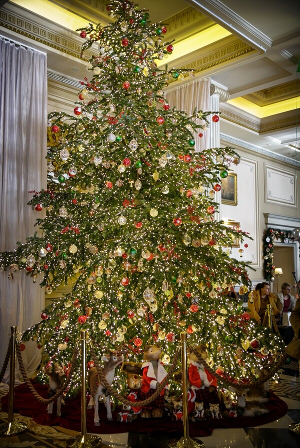 Το «Μεγάλη Βρεταννία» στόλισε το χριστουγεννιάτικό του δέντρο