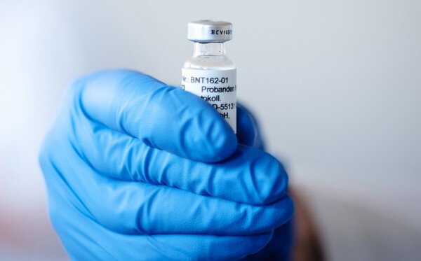 Η Βρετανία έδωσε έγκριση στο εμβόλιο των Pfizer/ BioNTech για τον κορωνοϊό- Διαθέσιμο την επόμενη εβδομάδα