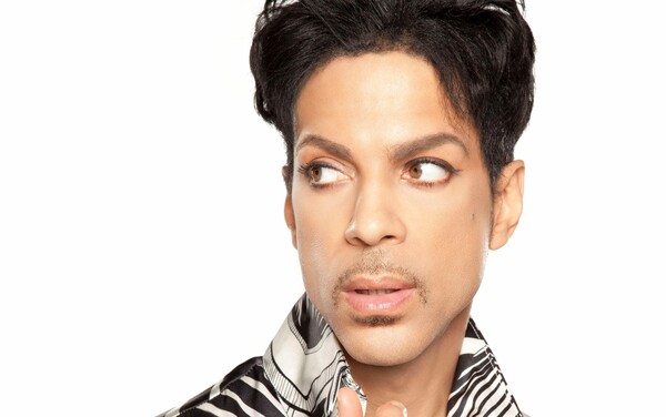 Welcome 2 America: Πρέπει η ακυκλοφόρητη μουσική από το θησαυροφυλάκιο του Prince ν’ ανέβει στο Spotify;