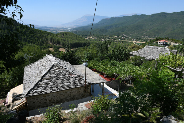 Αγία Μαρίνα - Κοσοβίτσα: Ένα χωριό που ανήκει το μισό στην Ελλάδα και το άλλο μισό στην Αλβανία 
