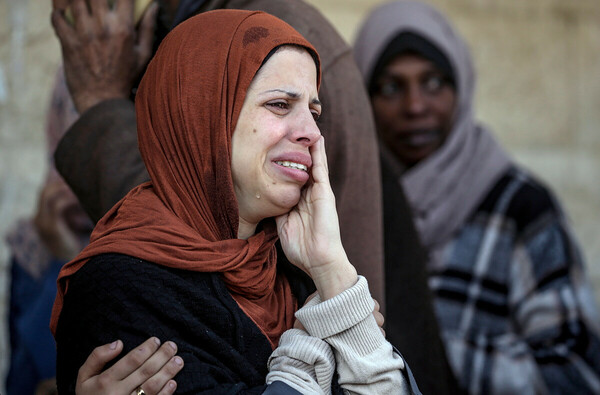 Γάζα: Παλαιστίνιοι χριστιανοί θάβουν τους ανθρώπους τους σε μουσουλμανικά νεκροταφεία 