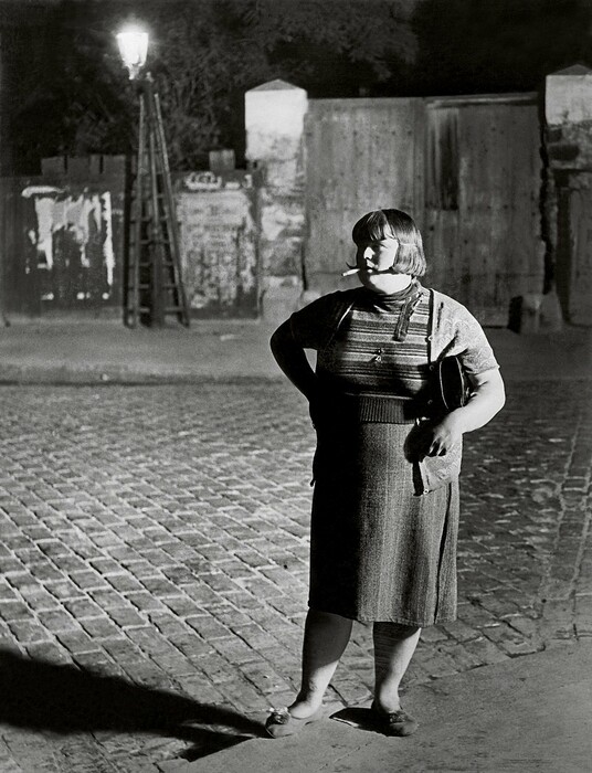 Ο Brassaï φωτογράφισε το Παρίσι του Μεσοπολέμου όπως κανείς άλλος