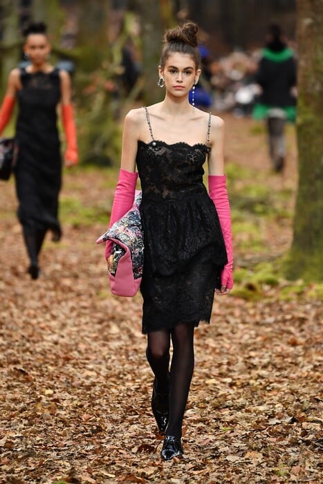 Το μαγικό σόου της Chanel στο Παρίσι - Μεταμόρφωσε σε δάσος το Γκραν Παλέ