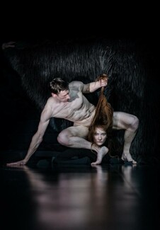 Οι πρώτες εικόνες από το νέο έργο του Δημήτρη Παπαϊωάννου για την χοροθεατρική ομάδα της Πίνα Μπάους