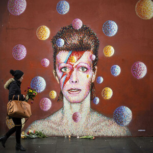 Στο Brixton, τη γενέτειρα του Bowie, βρήκαν τον τέλειο τρόπο για να τιμήσουν τη μνήμη του