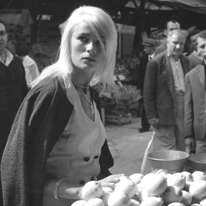 H σπάνια γαλλική ταινία «Τα Σκυλιά της Νύχτας» από το 1965, με την Ξένια Καλογεροπούλου και την Ζέτα Αποστόλου 