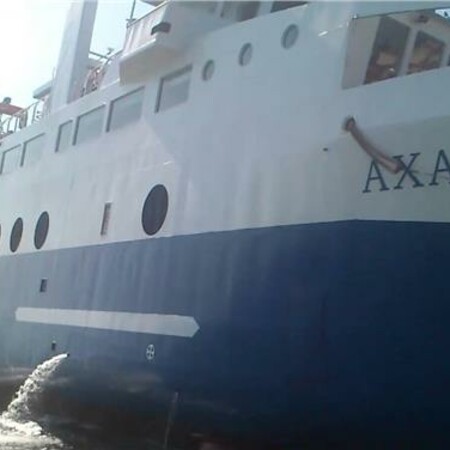 Πλοίο προσέκρουσε στο λιμάνι στο Αγκίστρι - Πέντε τραυματίες
