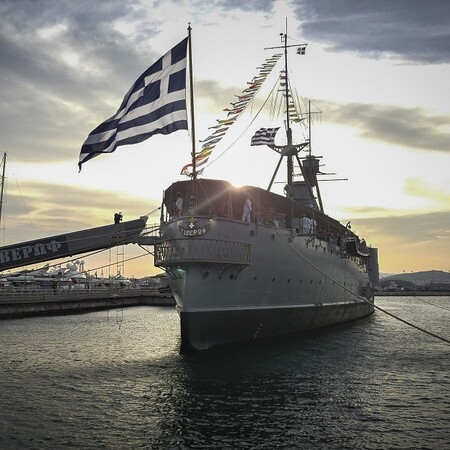 Επίθεση ΚΚΕ στην κυβέρνηση επειδή κάλεσε βουλευτή της ΧΑ σε εκδήλωση του Πολεμικού Ναυτικού