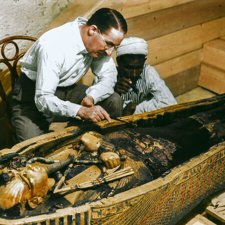 Επιχρωματισμένες εικόνες από την ανακάλυψη του τάφου του Τουταγχαμών