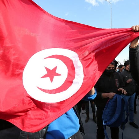 Η Τυνησία αλλάζει το Σύνταγμά της και το Ισλάμ δεν θα είναι η επίσημη θρησκεία