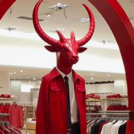 Σατανιστικά σύμβολα σε ρούχα μεγάλης εταιρείας - Αλλά ήταν προϊόν τεχνητής νοημοσύνης 
