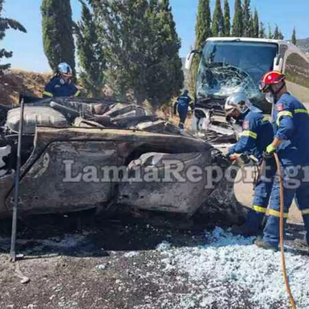 Τροχαίο στη Φωκίδα: Απανθρακώθηκε η οδηγός αυτοκινήτου - Σύγκρουση με λεωφορείο