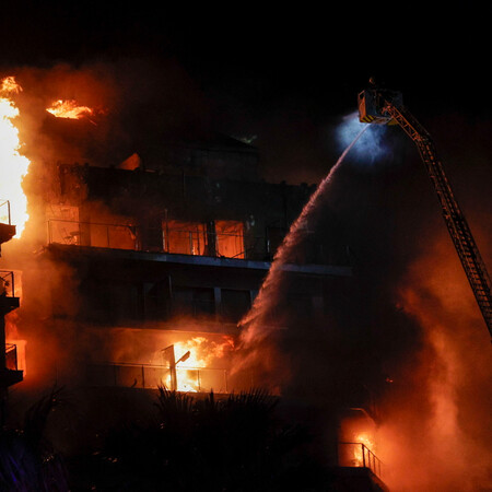Βαλένθια: Τέσσερις νεκροί και 14 τραυματίες από τη φωτιά - Δεν ξέρουν αν υπάρχουν αγνοούμενοι