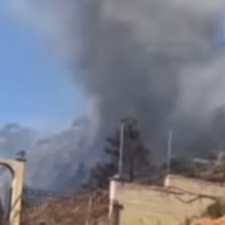 Φωτιά στο Λασίθι: Το πύρινο μέτωπο δημιούργησε ανεμοστρόβιλο - Πρωτοφανή πλάνα από την Ιεράπετρα