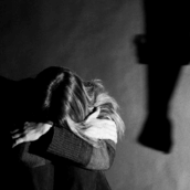 Ενδοοικογενειακή βία: Έξαρση σε περιστατικά το Πάσχα - Έγιναν 752 καταγγελίες και 278 συλλήψεις