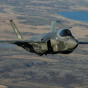 Ο Τσαβούσογλου βάζει τέλος στη συζήτηση για τα αμερικανικά F-35: «Παράγουμε δικό μας μαχητικό»