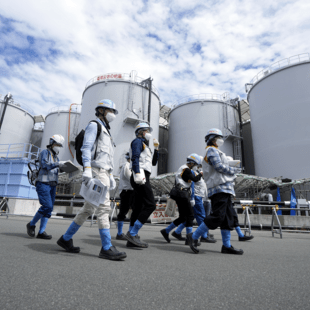 Φουκουσίμα: Ψαράδες κατά της κυβέρνησης για το νερό από τον πυρηνικό σταθμό που πέφτει στον ωκεανό