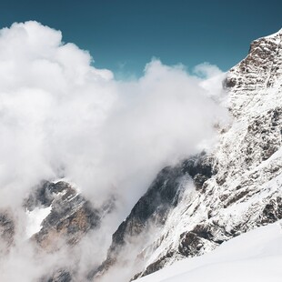 Δύο νεκροί πεζοπόροι από χιονοστιβάδα στις ιταλικές Άλπεις