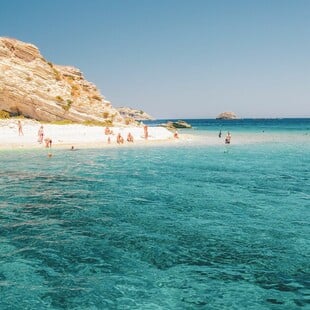 «Άθικτος τόπος»: Ποιο ελληνικό νησί είναι ο νούμερο 1 προορισμός για το 2024