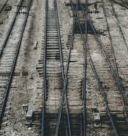 Οι παράγοντες που οδήγησαν στην απαξίωση του ελληνικού σιδηροδρόμου